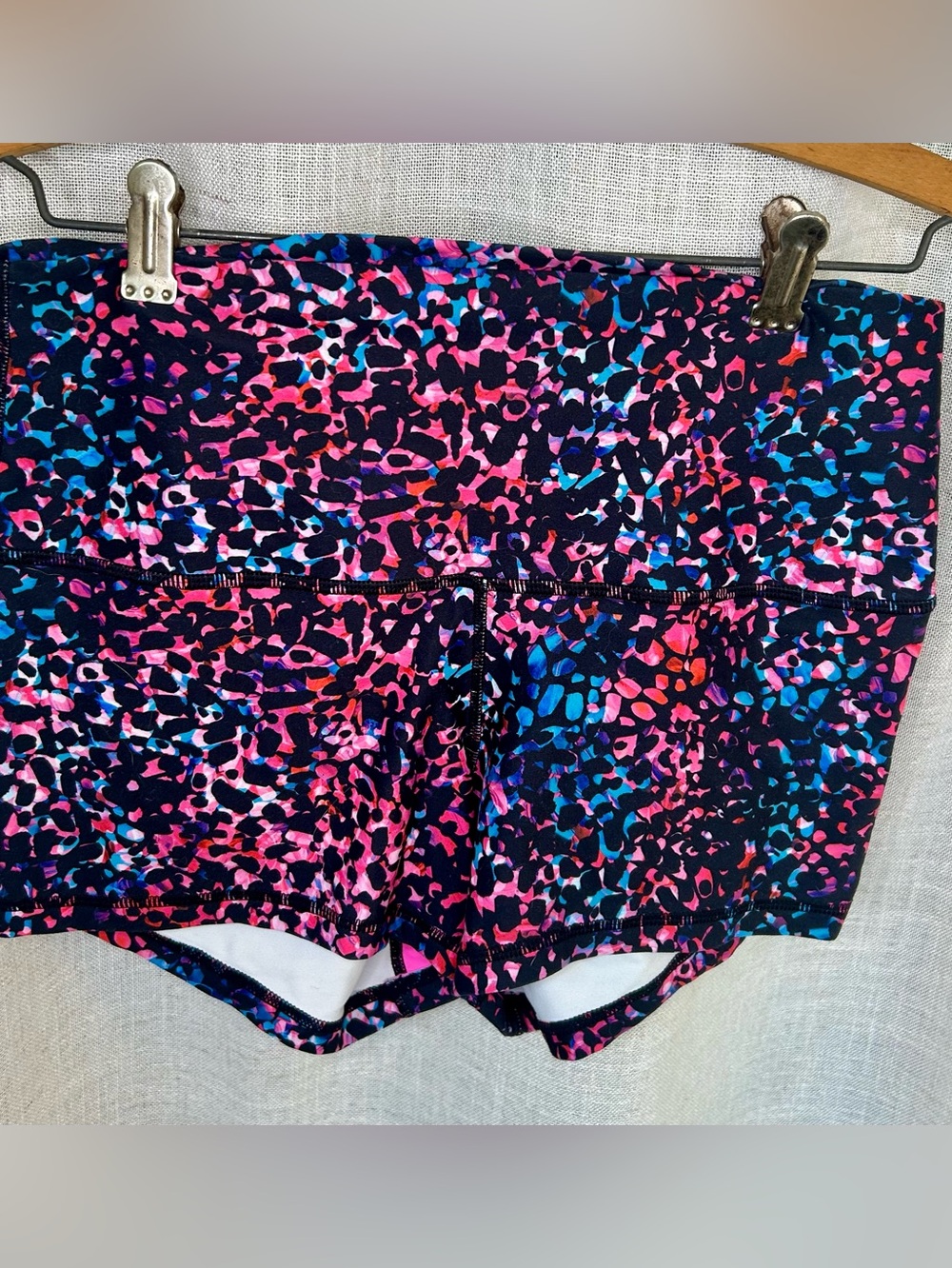 Peachy Athletic extra peachy pink blue black print EUC Medium